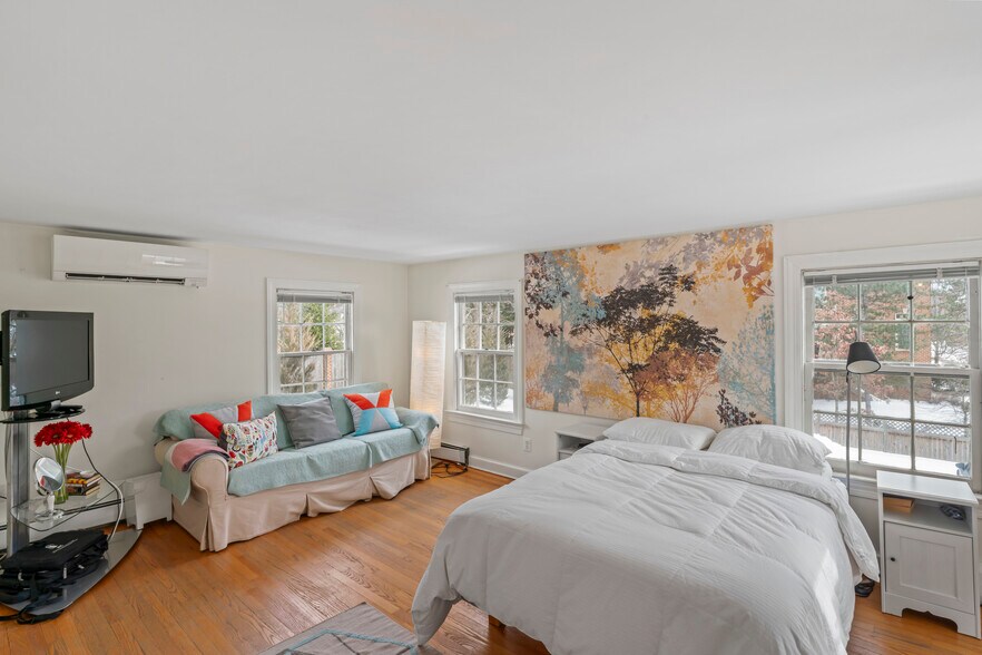 More Photos Of 4235 Chain Bridge Rd, Fairfax Office For Sale