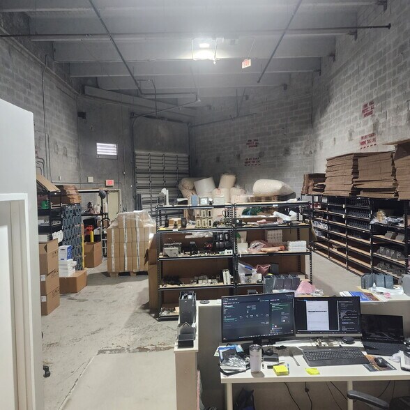 More Photos Of 11251 NW 20th St, Miami Showroom For Lease