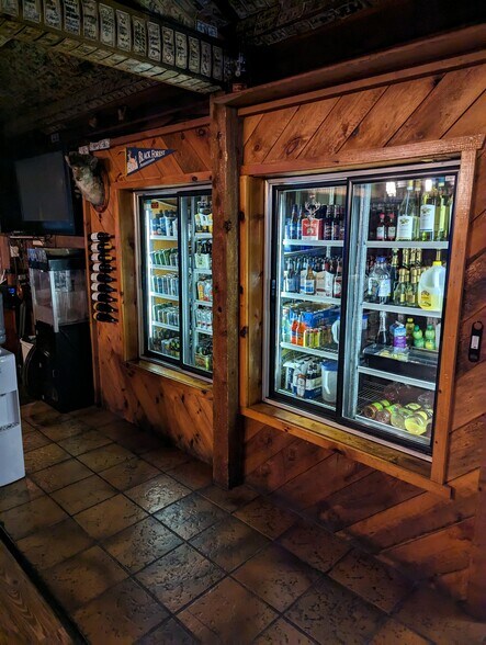 More Photos Of 32600 N State Route 44, Slate Run Hotel For Sale