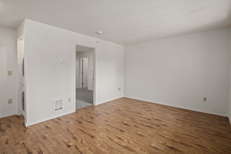 More Photos Of 812 10th St NE, Auburn Apartments For Sale