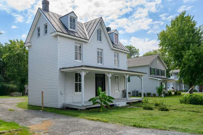 Primary Photo Of 400 Main St, Stevensville Office For Sale