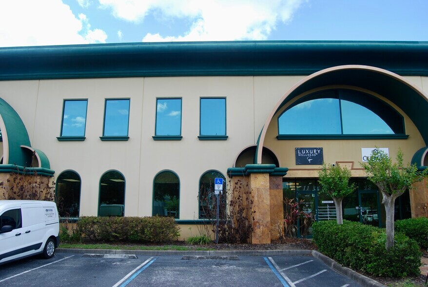 More Photos Of 6881 Kingspointe Pky, Orlando Flex For Sale