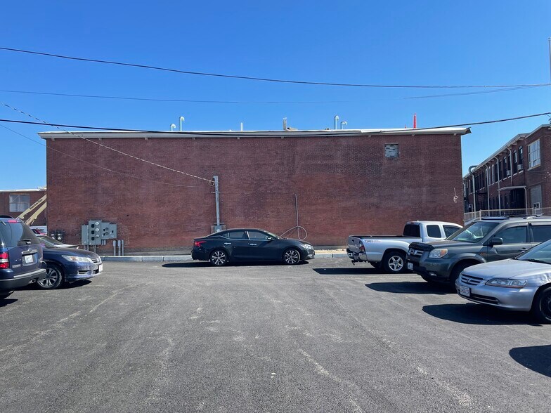 More Photos Of 144 Delaine St, Providence Manufacturing For Lease