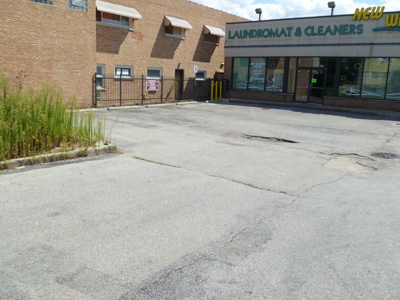 More Photos Of 6043-6049 W Addison St, Chicago Restaurant For Sale