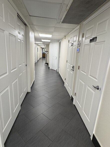More Photos Of 1201 S Highland Ave, Clearwater Medical For Lease