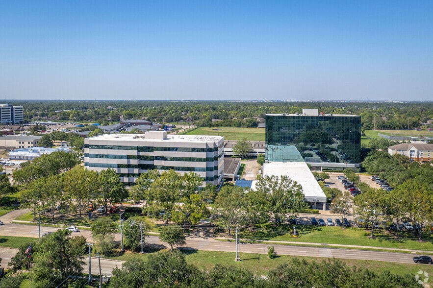 More Photos Of 2525 Bay Area Blvd, Houston Unknown For Lease
