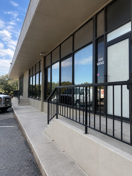 More Photos Of 8027-8058 Pinebrook Dr, San Antonio Storefront For Lease