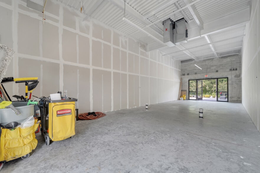 More Photos Of 3370 Rouse Rd, Orlando Storefront For Sale