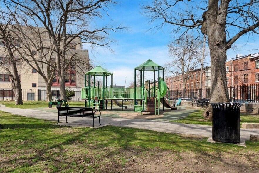 More Photos Of 903 S 13th St, Philadelphia Multifamily For Sale