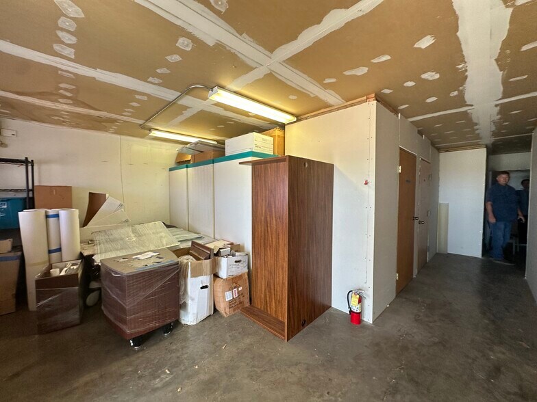 More Photos Of 87-166 Farrington Hwy, Waianae Auto Repair For Sale