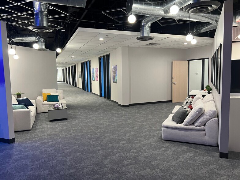 More Photos Of 7300 W Boston St, Chandler Warehouse For Lease