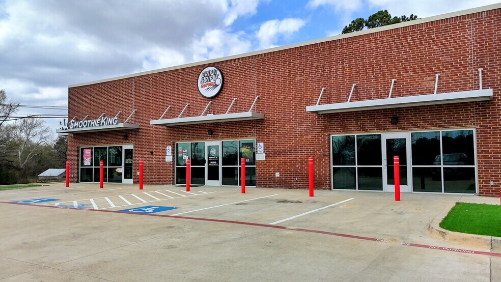 More Photos Of 2212 Crockett Rd, Palestine Freestanding For Lease