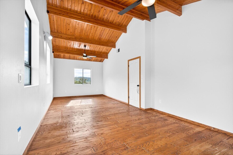 More Photos Of 14621 Woods Valley rd, Valley Center Flex For Sale