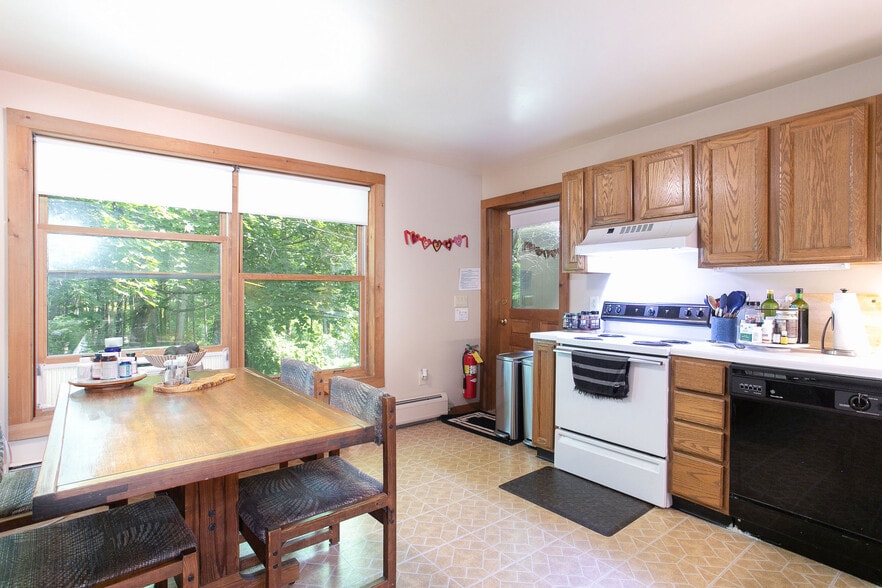 More Photos Of 2049 S Undermountain Rd, Sheffield Schools For Sale