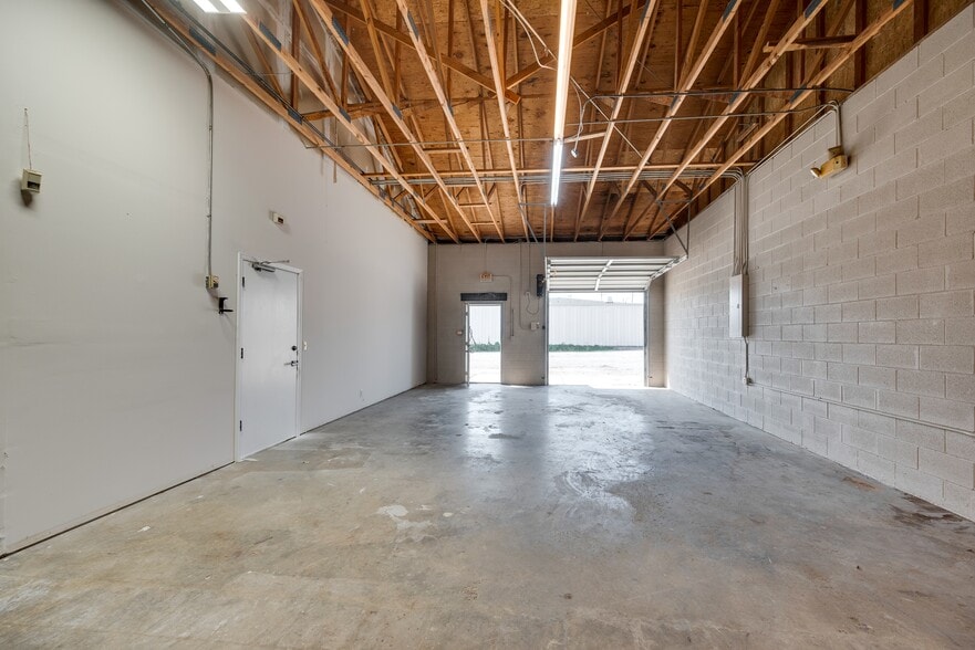 More Photos Of 2703 Grandview Ave, Nashville Office For Sale