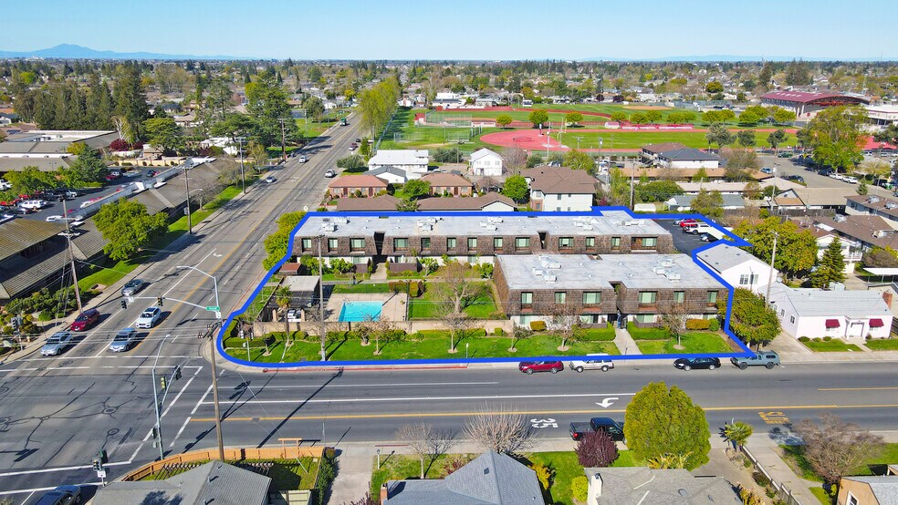 Primary Photo Of 1301 W Lodi Ave, Lodi Apartments For Sale