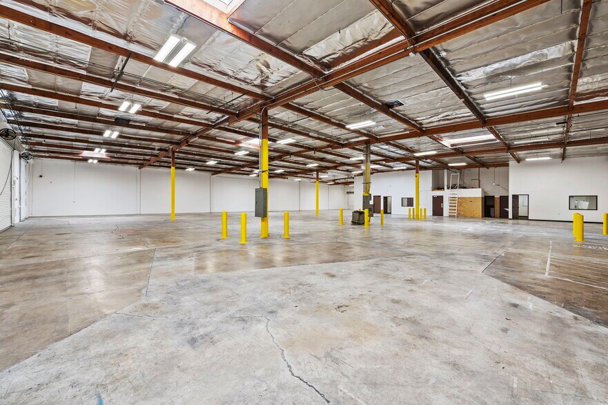 More Photos Of 2602 Halladay St, Santa Ana Warehouse For Sale