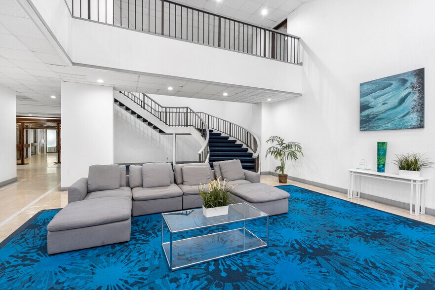 More Photos Of 13499 Biscayne Blvd, Miami Apartments For Lease