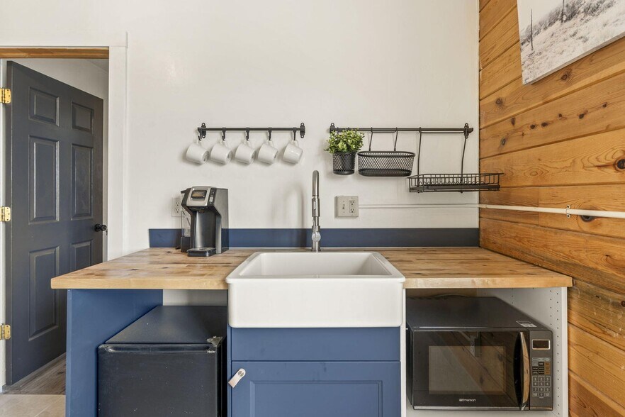 More Photos Of 244 S Main St, Hatch General Retail For Sale