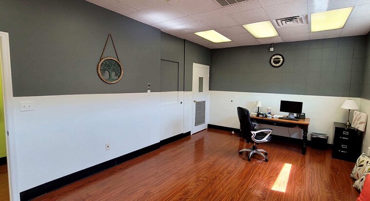 More Photos Of 201 N Main St, Farmville Office For Lease