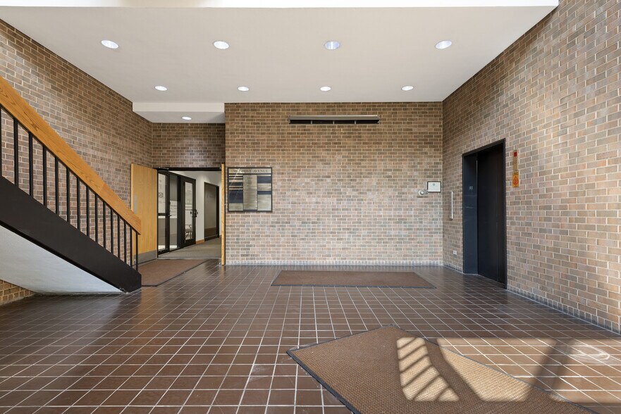 More Photos Of 1250 S Grove Ave, Barrington Unknown For Lease