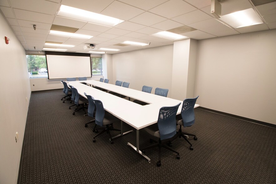 More Photos Of 8201 Corporate Dr, Landover Unknown For Lease