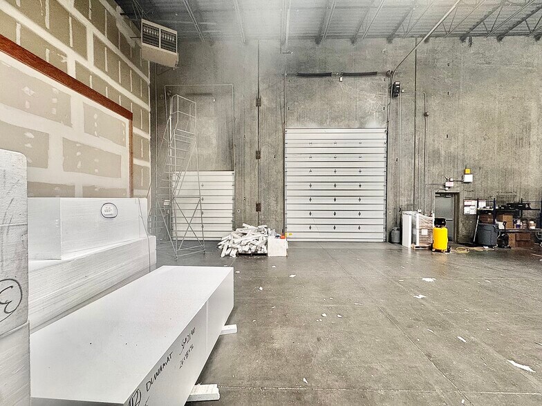 More Photos Of 871 S Auto Mall Dr, American Fork Warehouse For Lease