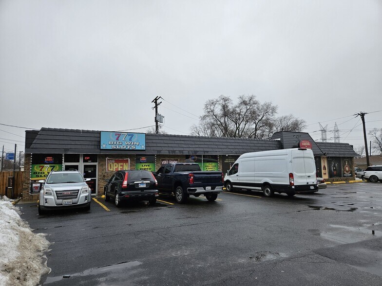 More Photos Of 6755-6759 W 79th St, Burbank Storefront For Sale