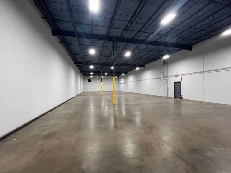 More Photos Of 4220-4232 Charter Ave, Oklahoma City Warehouse For Lease