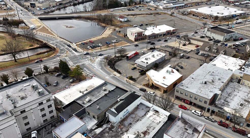 More Photos Of 24 Main St, Toms River Bank For Lease