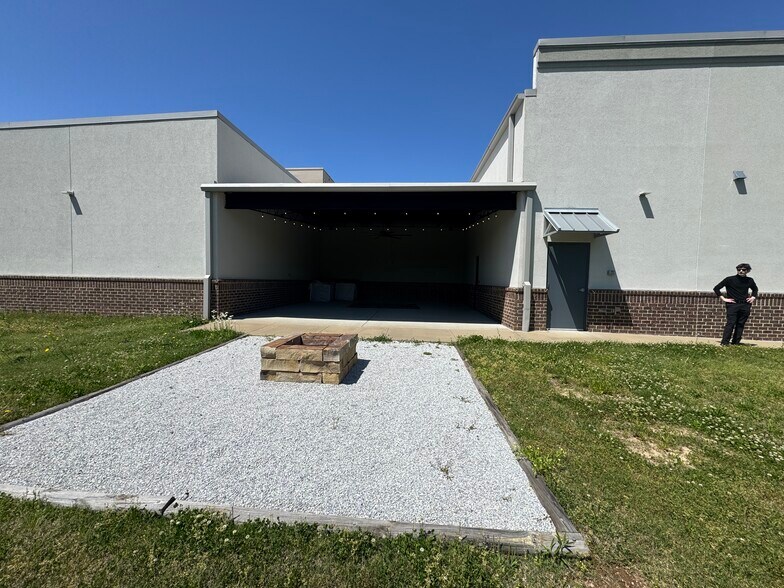 More Photos Of 2195 1st Ave, Opelika Office For Sale