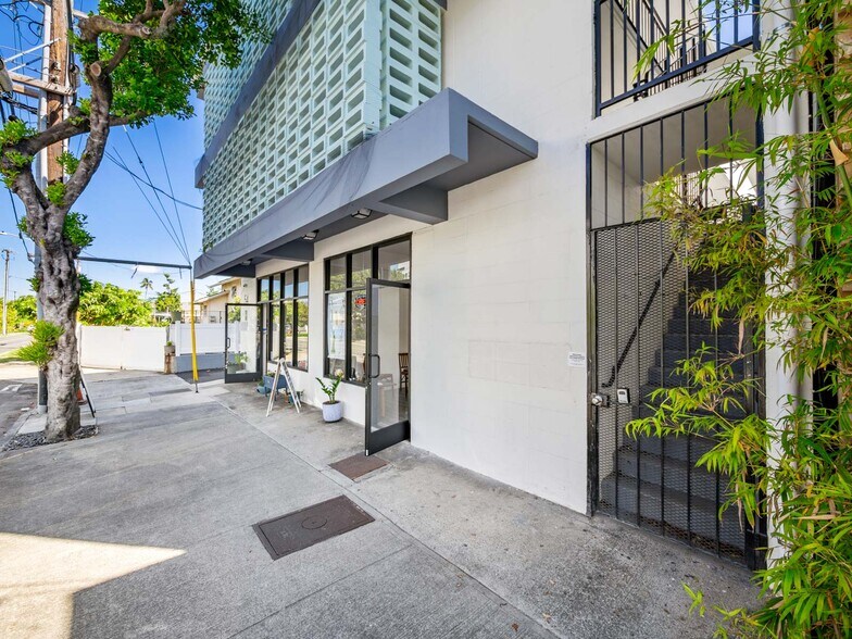 More Photos Of 54 Maluniu Ave, Kailua Apartments For Sale