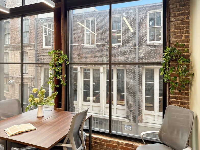 More Photos Of 107-109 S Main St, Memphis Coworking Space