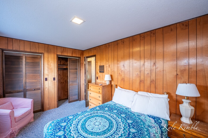 More Photos Of 104 W Houghton Lake Dr, Prudenville Hotel For Sale