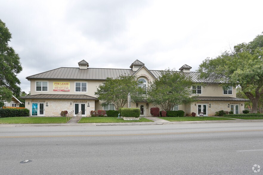More Photos Of 624 N Main St, Boerne Office For Sale