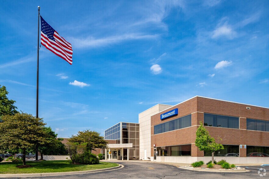 More Photos Of 1455 S Lapeer Rd, Lake Orion Hospital For Lease