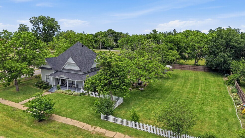 More Photos Of 202 E Main St, Celina Flex For Sale