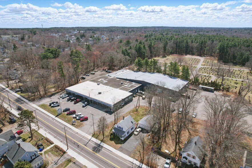 More Photos Of 145 Union St, Holbrook Warehouse For Lease
