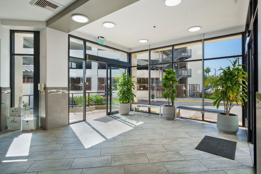 More Photos Of 18800 Delaware St, Huntington Beach Medical For Lease