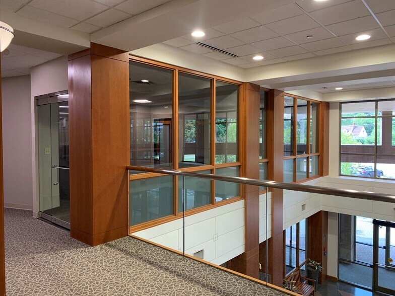 More Photos Of 5151 Pfeiffer Rd, Blue Ash Office For Lease