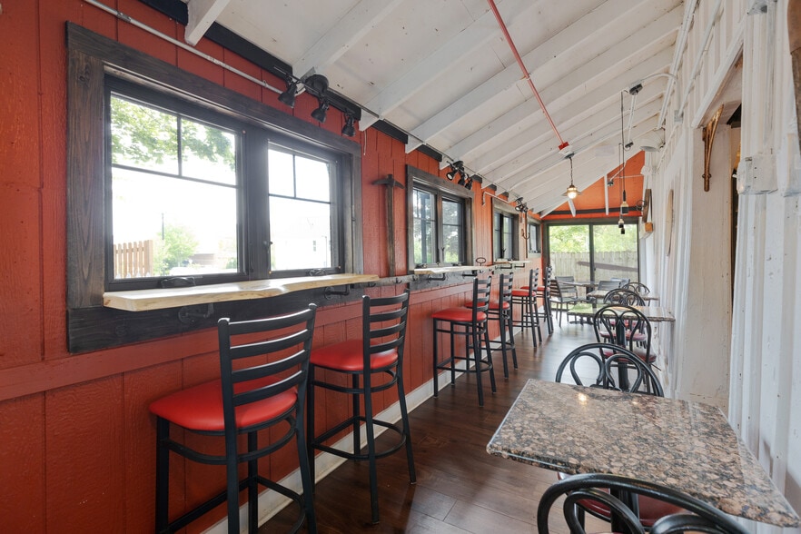 More Photos Of 211 W Railroad Ave, Bartlett Storefront Retail Residential For Sale
