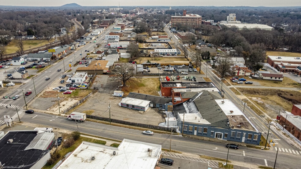 More Photos Of 226 S Linwood Rd, Gastonia Warehouse For Sale