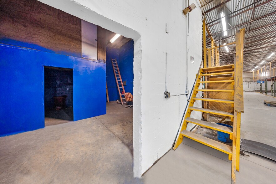 More Photos Of 9630 NW South River Dr, Medley Industrial For Lease