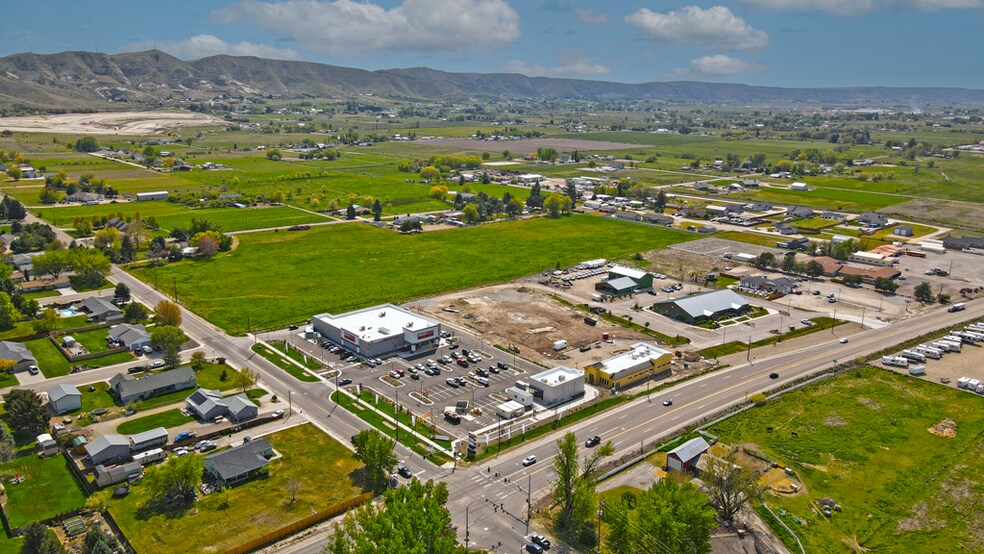 More Photos Of 2175 S Sub Station Rd, Emmett Supermarket For Sale