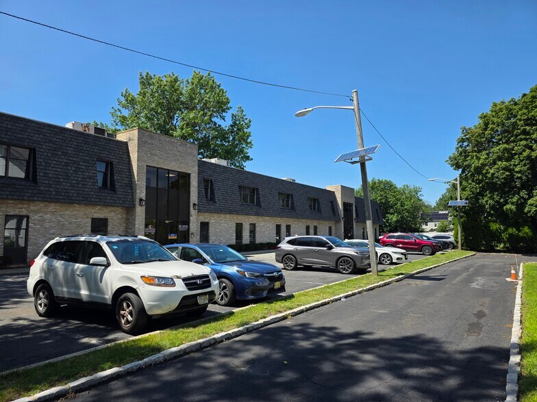 More Photos Of 329 Belleville Ave, Bloomfield Medical For Lease