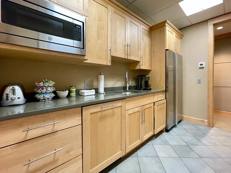 More Photos Of 90 Grove St, Ridgefield Medical For Sale