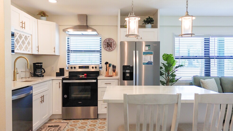 More Photos Of 9921 Gulf Blvd, Treasure Island Apartments For Sale