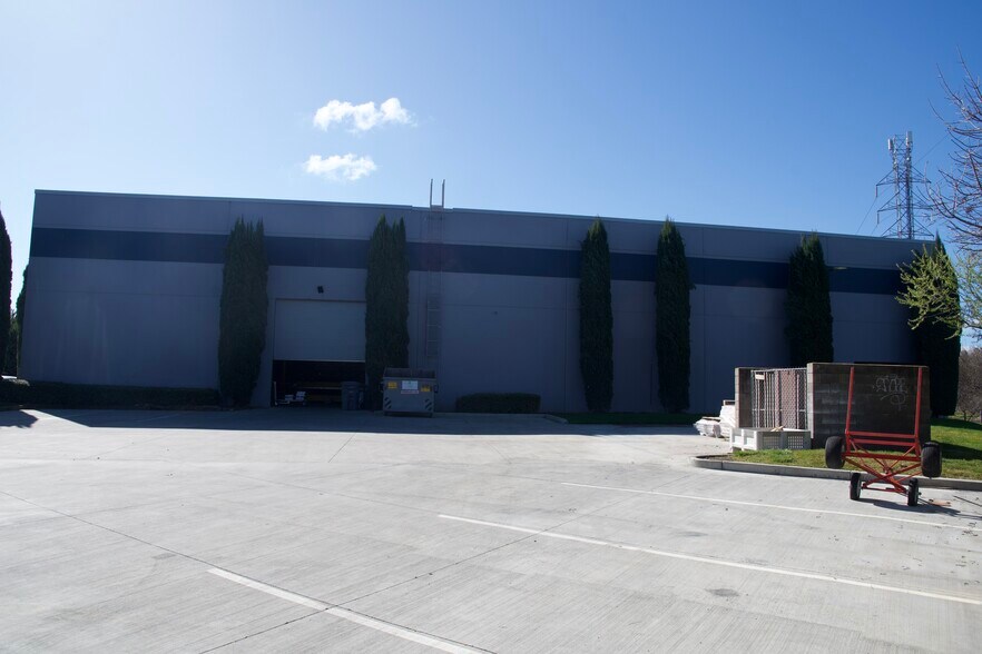More Photos Of 4977 Allison Pky, Vacaville Warehouse For Lease
