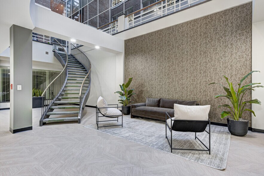 More Photos Of 429 N Pennsylvania St, Indianapolis Office For Lease