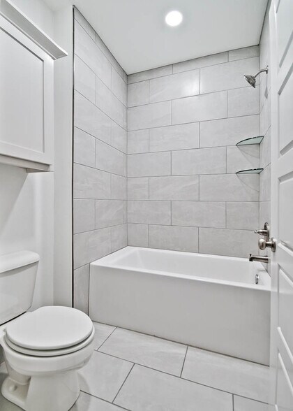 More Photos Of 502-510 W Persimmon St, Rogers Apartments For Sale